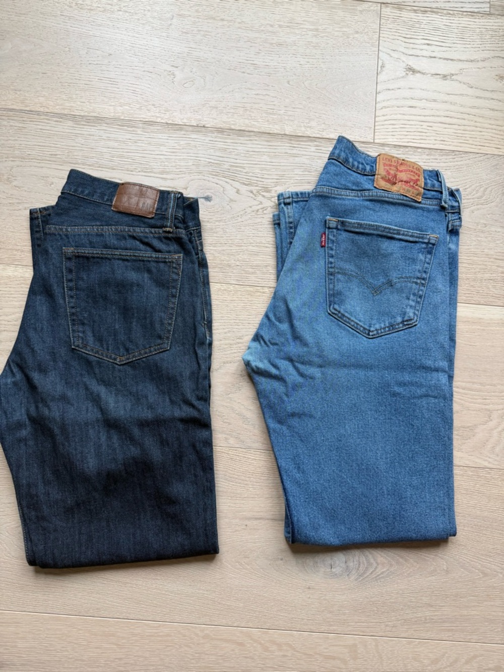 Levi's & GAP Men's Dark Indigo and Light Blue Jeans Duo